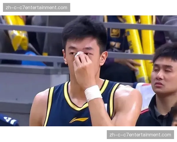 广东107-97击败山西 王少杰百分百命中率展现高效终结 广东107-97击败山西 王少杰百分百命中率展现高效终结